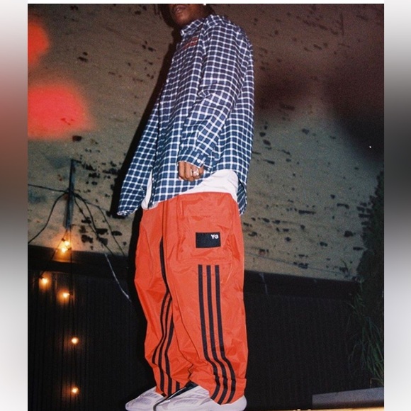 Y-3 × Yohji Yamamoto
NEW FW19 U Shell Cargo Track Pants - Picture 8 of 8